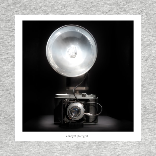 An old vintage camera with flash, as a poster by connyM-Sweden